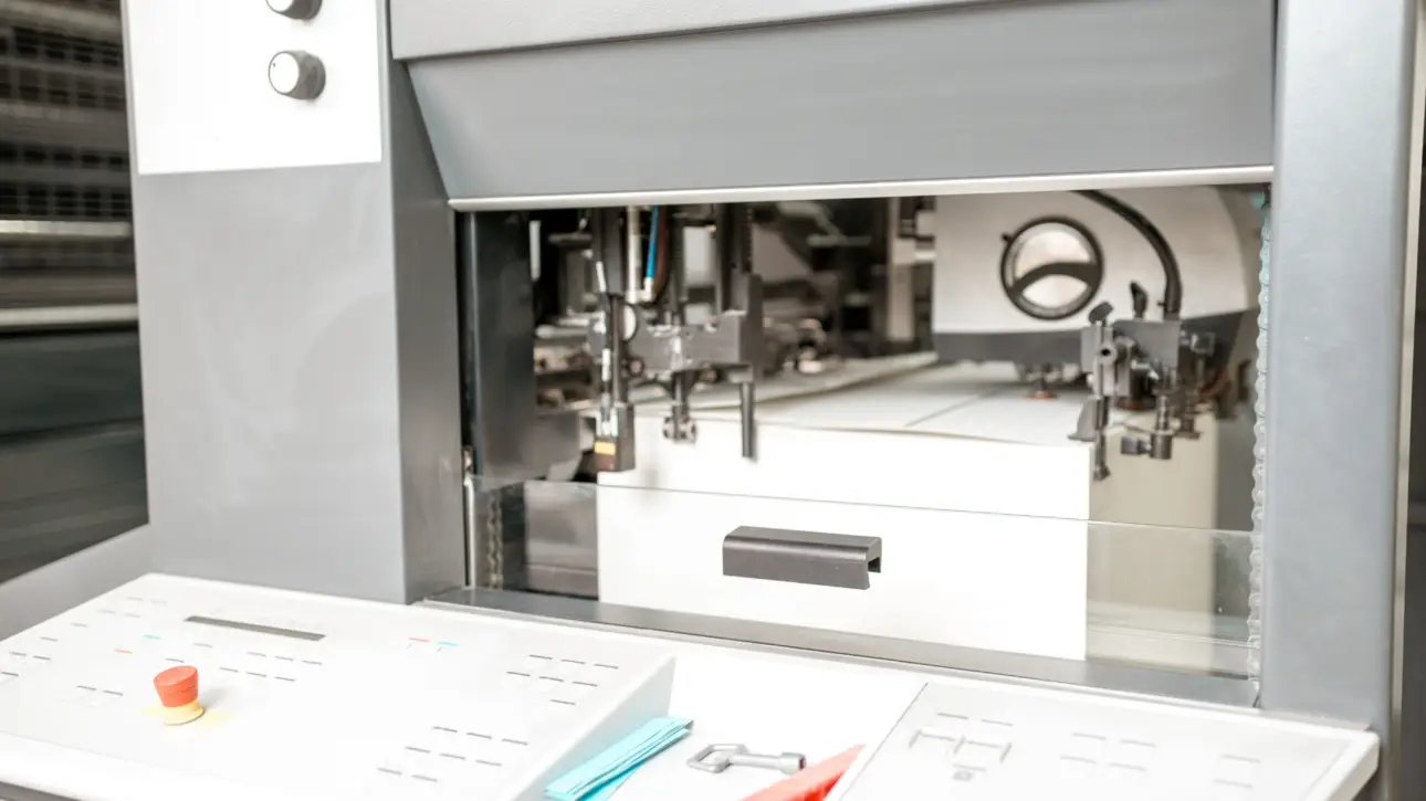 a-part-of-the-offset-printing-machine-2021-12-23-15-58-06-utc copia